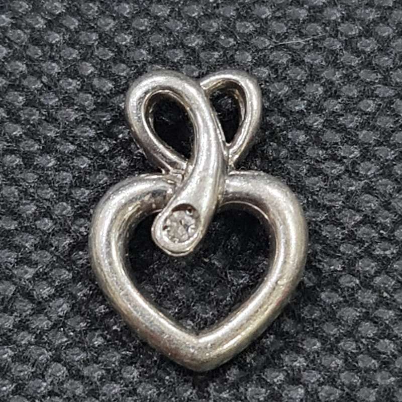 VINTAGE HDIA 925 STERLING SILVER DOUBLE HEART PENDANT WITH STONE