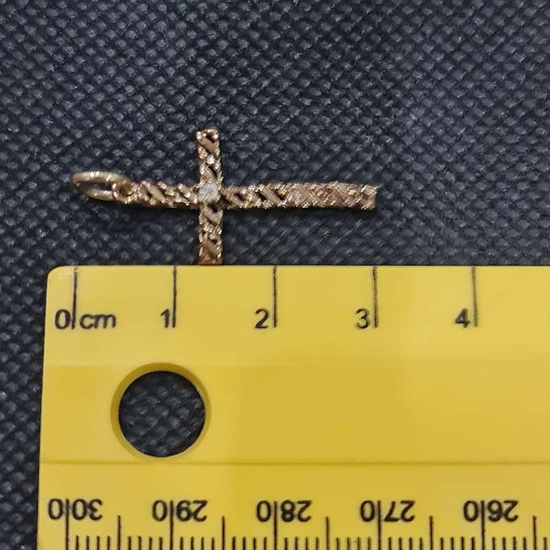 9CT YELLOW GOLD CROSS WITH CZ STONE