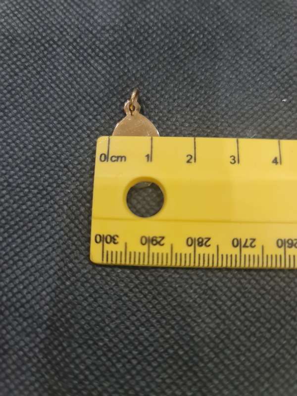 9CT YELLOW GOLD OVAL DISK