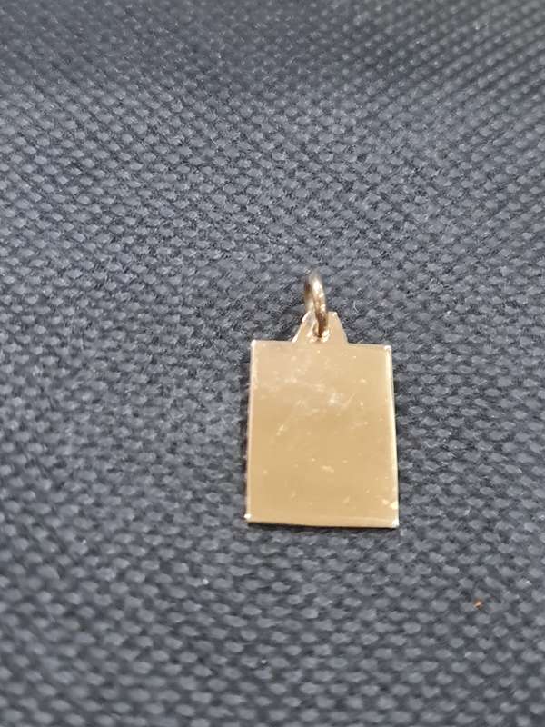 9CT YELLOW GOLD DISK RECTANGLE