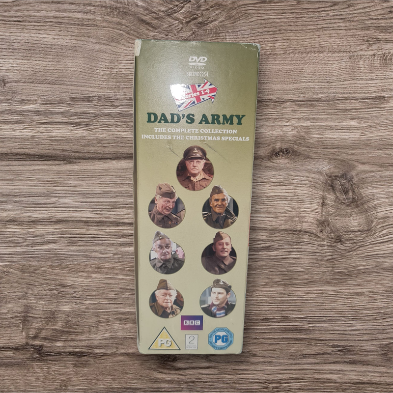 DADS ARMY. COMPLETE SERIES ON DVD . INCLUDES THE BOOK.