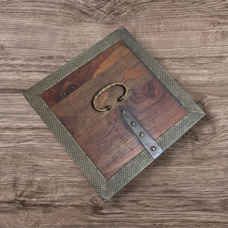 ANTIQUE WOOD AND METAL STORAGE BOX