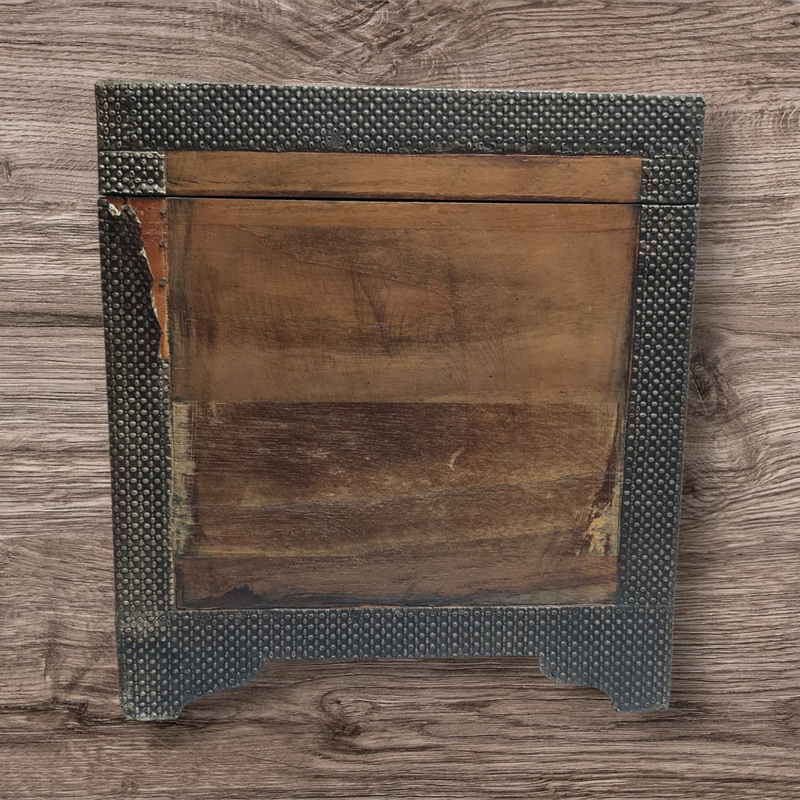 ANTIQUE WOOD AND METAL STORAGE BOX