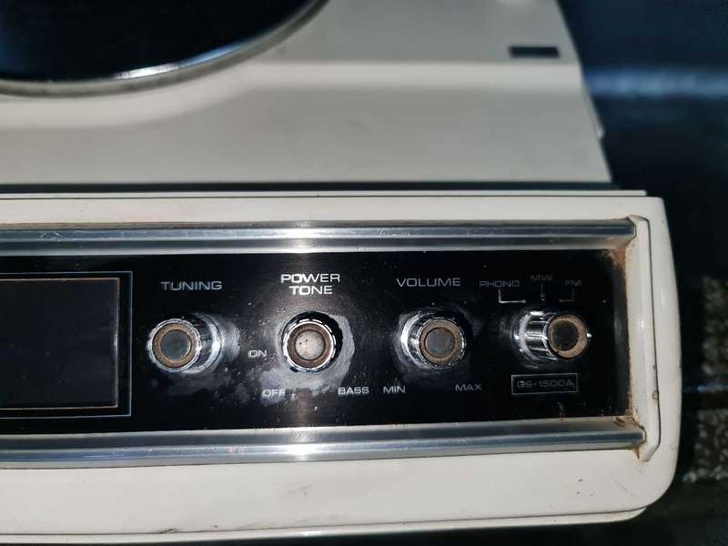 VINTAGE SHARP TURNTABLE