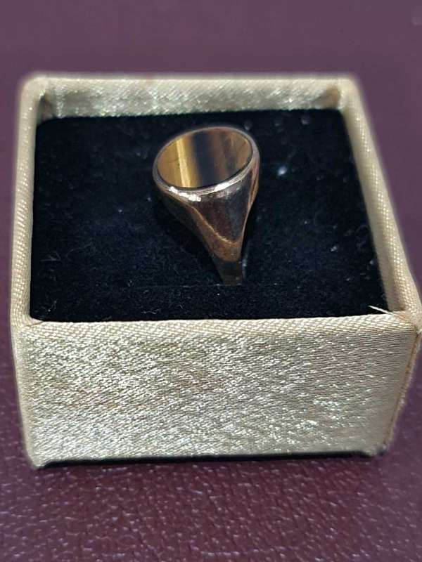 9ct GOLD MANS TIGER EYE STONE RING