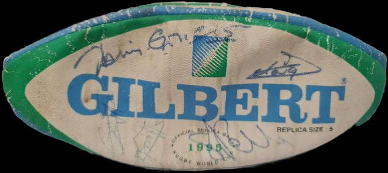 GILBERT RUGBY BALL SIGNED BY FRENCH RUGBY TEAM 1995 W CUP