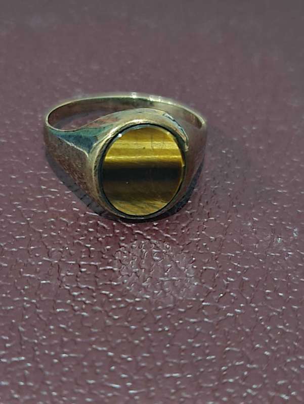 9ct GOLD MANS TIGER EYE STONE RING