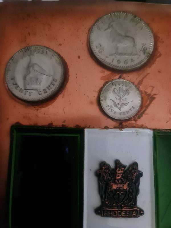 WALL PLAQUE WITH RODESIAN COINS