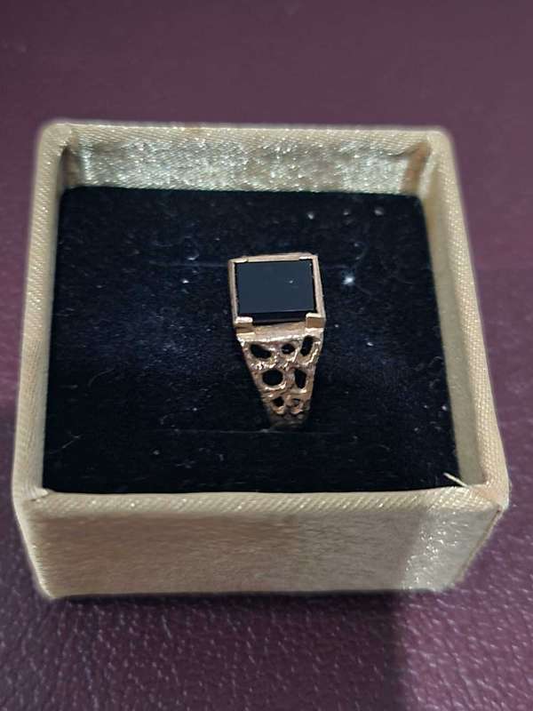 9ct BLACK STONE MANS RING