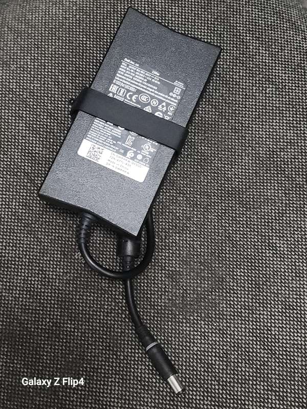Dell 130W Da130pe1-00 19.5V 6.7A 3-pin/Big Round Pin OEM Charger NO Power Adapter