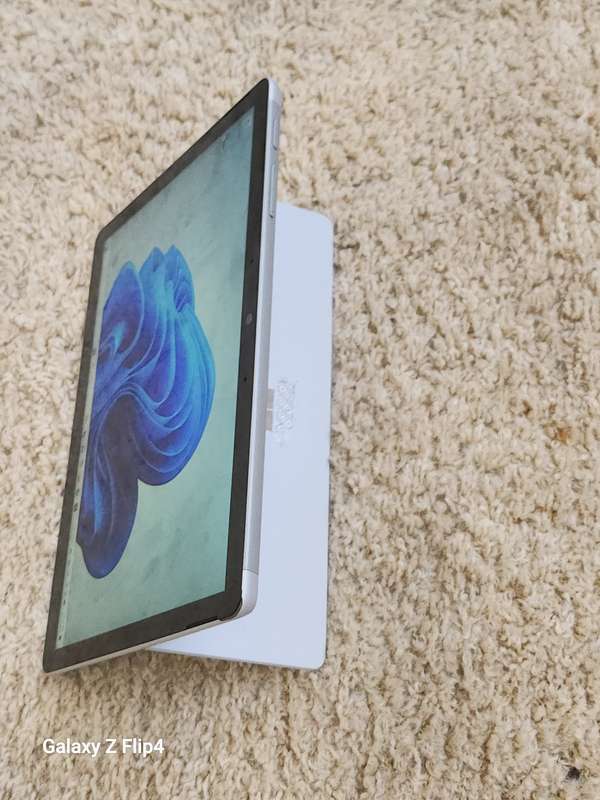 Microsoft  Surface go3 core i3 10th gen 128gig