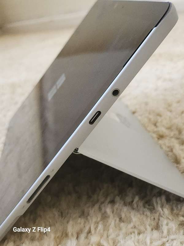 Microsoft  Surface go3 core i3 10th gen 128gig