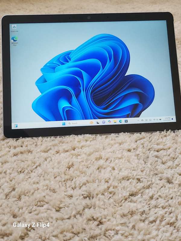 Microsoft  Surface go3 core i3 10th gen 128gig