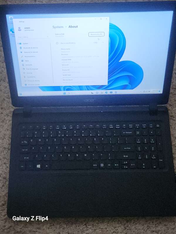 Acer Extensa 2540 Intel Core i5-7200U 2.50GHz Dual Core 15.6" HD (1366x768) Ultra-Slim ComfyView 4GB