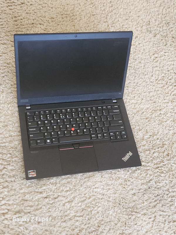 Lenovo T14 Ryzen 5 5650u pro Radeon Graphics 512NVMe 16gig ram