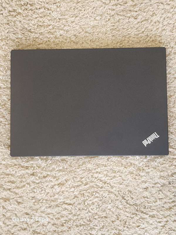 Lenovo T14 Ryzen 5 5650u pro Radeon Graphics 512NVMe 16gig ram
