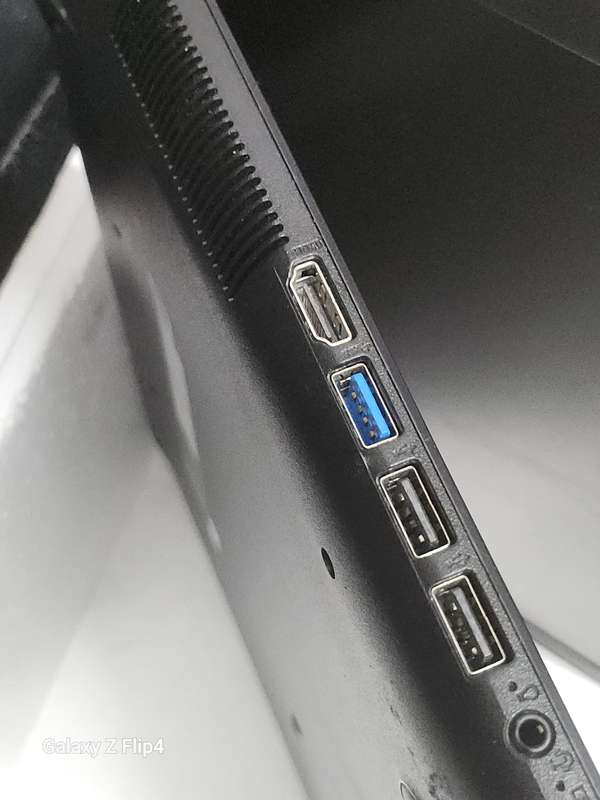 HP 15s CORE i7 8th Gen 500gig SSD 8Gig Ram