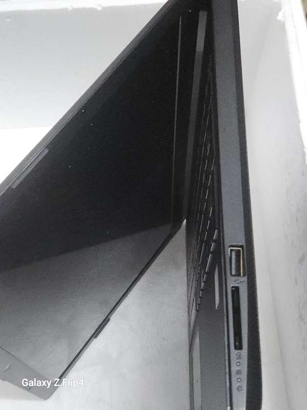 HP 15s CORE i7 8th Gen 500gig SSD 8Gig Ram
