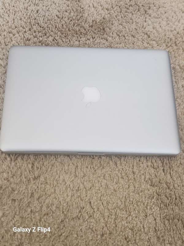 MACBOOK PRO 2012 500gig/4GIG RAM Os Catalina