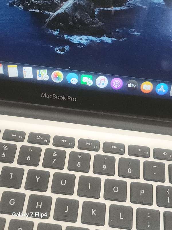 MACBOOK PRO 2012 500gig/4GIG RAM Os Catalina