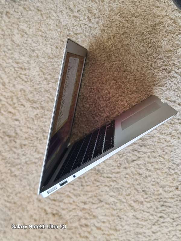 MacBook Air Core i5(13-inch, Early 2015) - 13.3" 128gig nvme 4gig ram Os Monterey