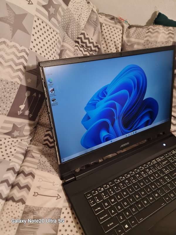 AORUS 7 GAMING LAPTOP CORE I7 9TH GEN 512 SSD 16 GIG RAM NVIDIA GTX1660TI WINDOWS 11 24H2