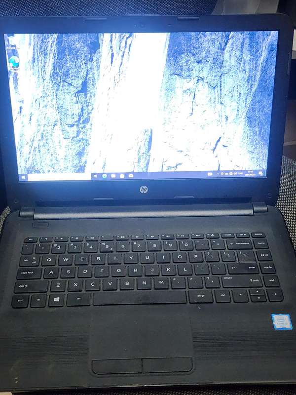 The HP 14-AM010NI CORE I3 6TH GEN 512GIG SSD 4GIG RAM WINDOWS  10 PRO