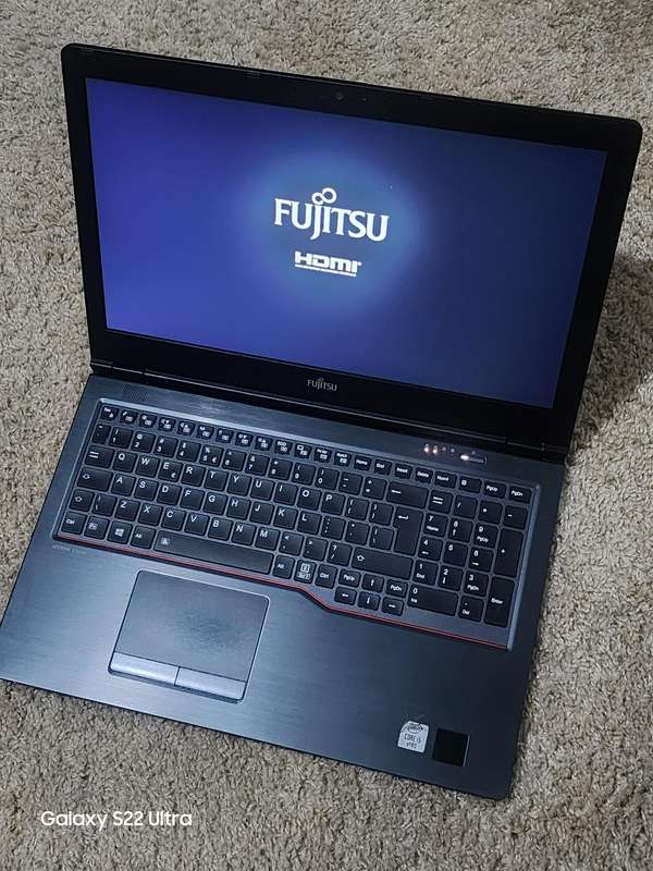 SIemens fujistu Lifebook U7510 core i5 10th gen 512gig ssd 8gig ram windows 11pro 24h2