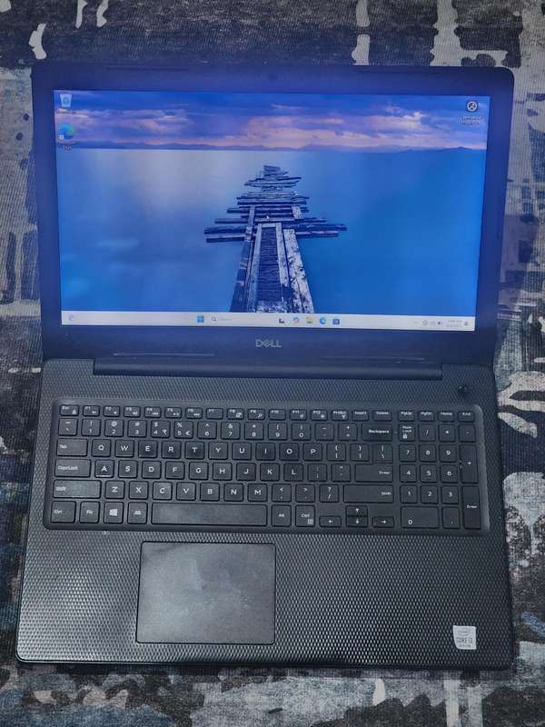 DELL INSPIRON  CORE  I3 10TH GEN 1TB HDD 12GIG RAM