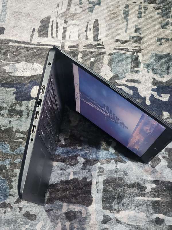 DELL INSPIRON  CORE  I3 10TH GEN 1TB HDD 12GIG RAM