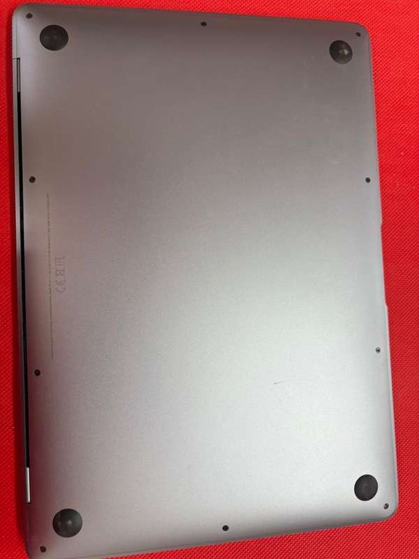 MacBook Air M1 2020 256nvme 8gig ram MacOs Sequoia