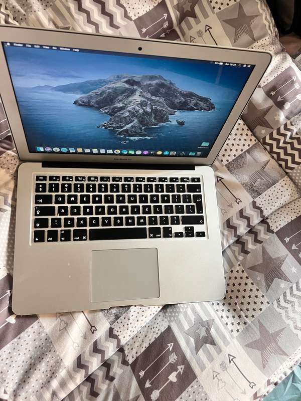 2017 Apple Macbook Air 13' | Intel Core i5, 8GB RAM, 128GB SSD, Mac OS Catalina | Bargain Buy