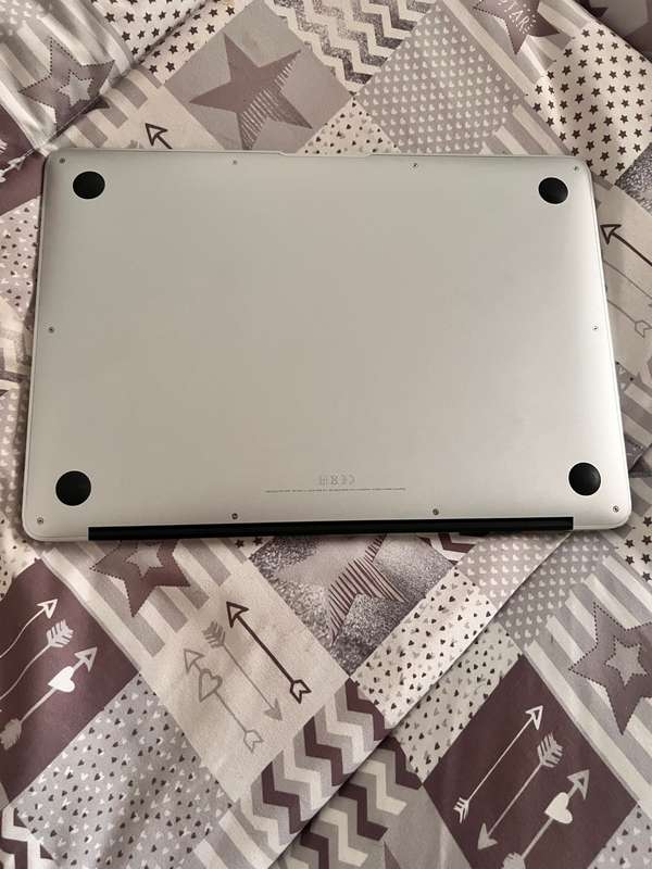 2017 Apple Macbook Air 13' | Intel Core i5, 8GB RAM, 128GB SSD, Mac OS Catalina | Bargain Buy