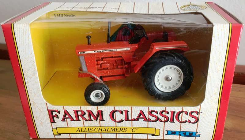 Allis Chalmers D-21 Tracktor Ertl 1-43 Boxed