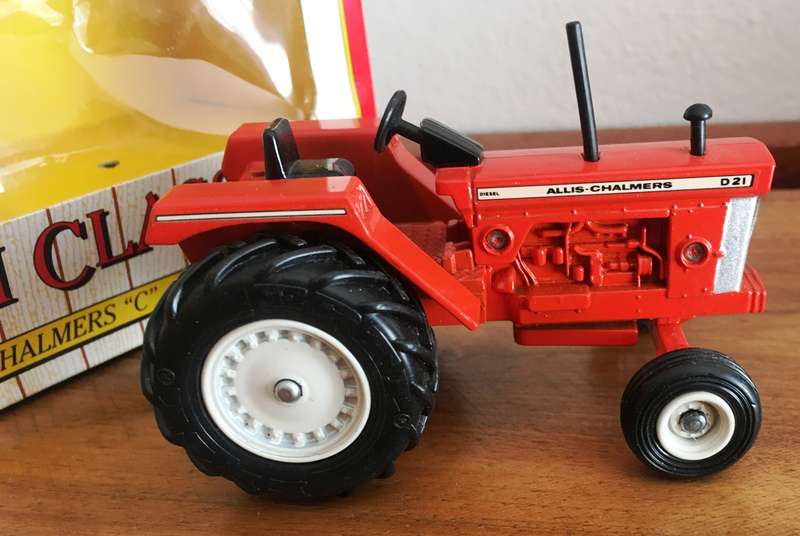Allis Chalmers D-21 Tracktor Ertl 1-43 Boxed