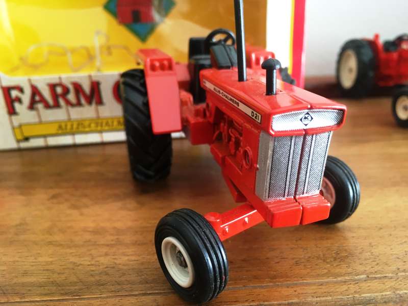 Allis Chalmers D-21 Tracktor Ertl 1-43 Boxed