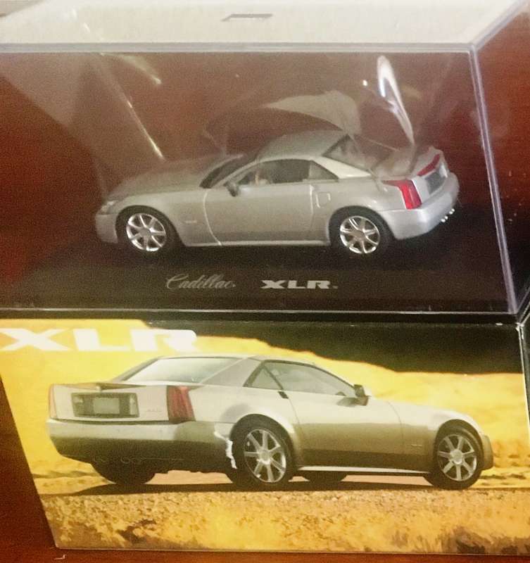 Cadillac XLR Norev Platinum 1-43 Boxed
