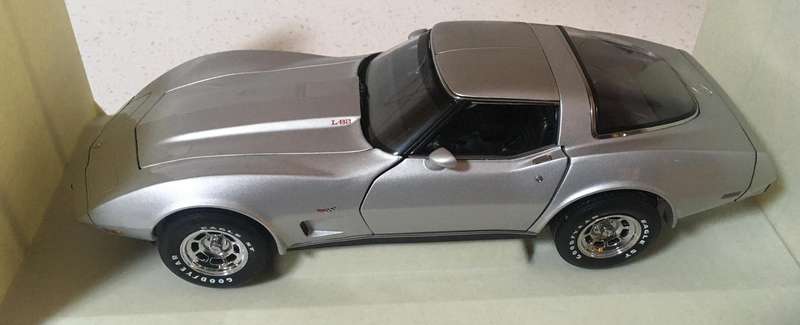 Corvette 1968 UT-Models 1-18 Silver Boxed
