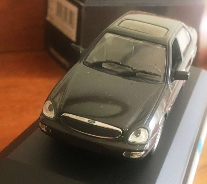 Ford Scorpio 1995 MiniChamps 1-43 Black Boxed