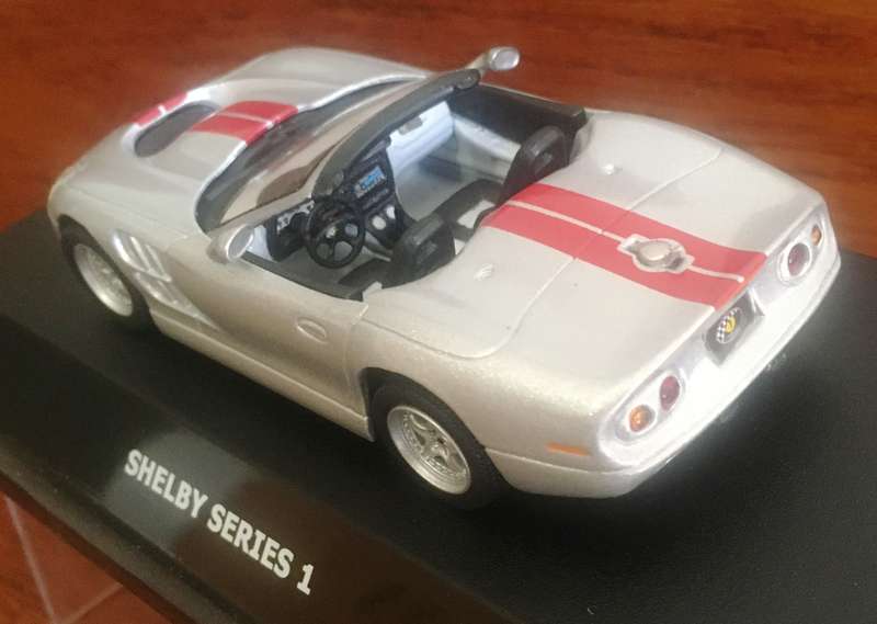 Ford Shelby Series 1 Maxi Cars 1-43 Silver Boxed