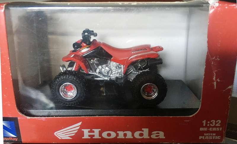 Honda Sportrax 400EX New Ray Red 1-32 Boxed