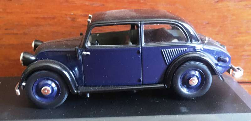 Mercedes Benz 130H 1933 W23  Altaya 1-43 Dark Blue Loose