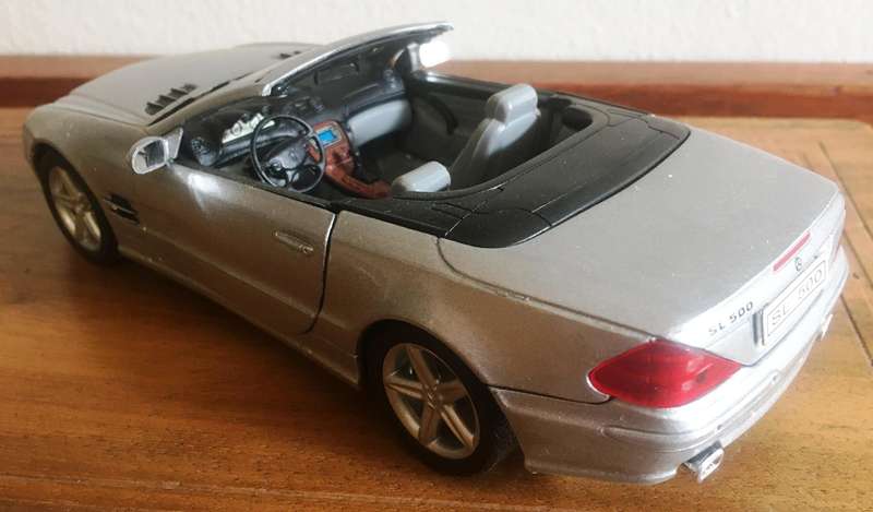 Mercedes Benz 2001 SL Cabrio Presidio Silver 1-24 No box