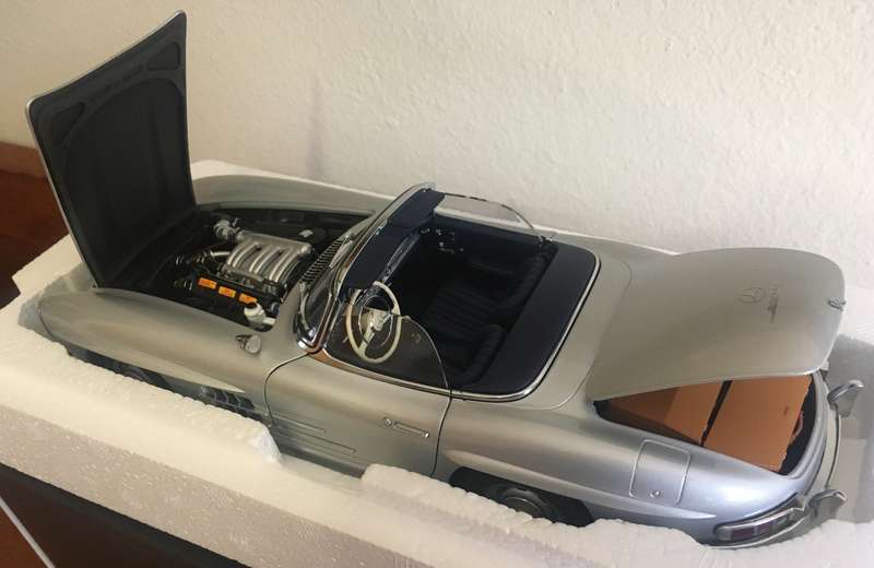 Mercedes Benz 300SL Convertible MiniChamps Silver 1-18 Boxed