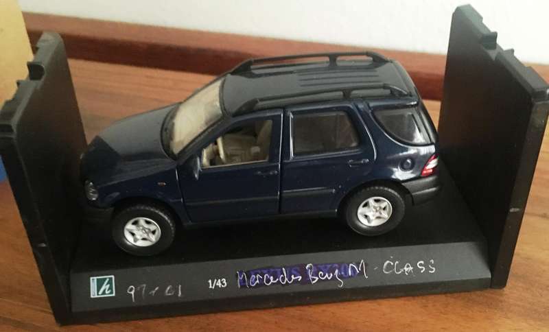 Mercedes Benz M Class Cararama Dark Blue 1-43 Boxed
