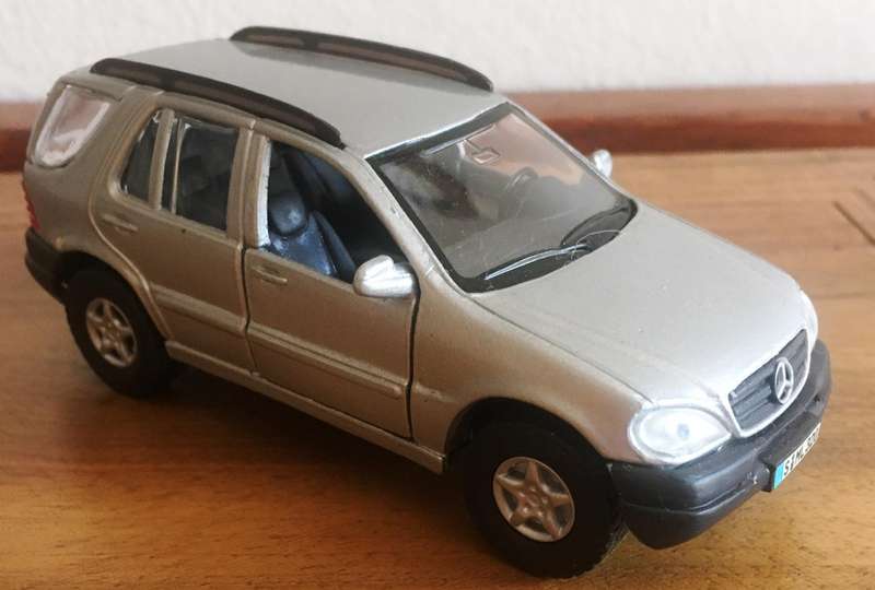 Mercedes Benz M Class Maisto Silver 1-41 No Box