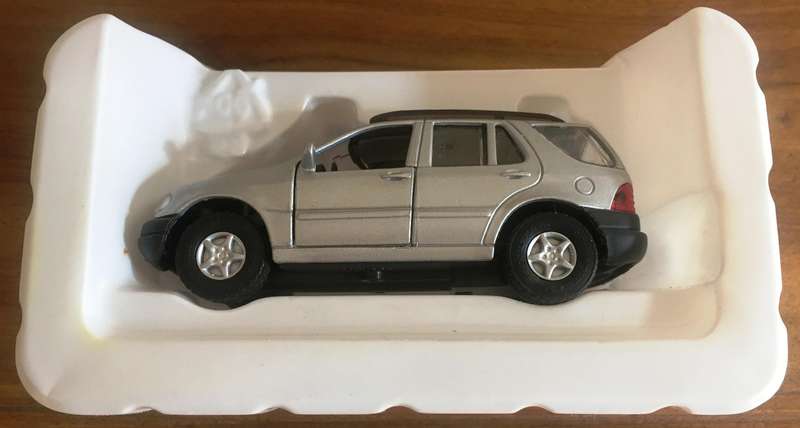 Mercedes Benz M Class Maisto Silver 1-41 No Box
