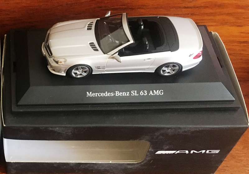 Mercedes Benz SL63 AMG 2008 MiniChamps Silver I-43 Boxed
