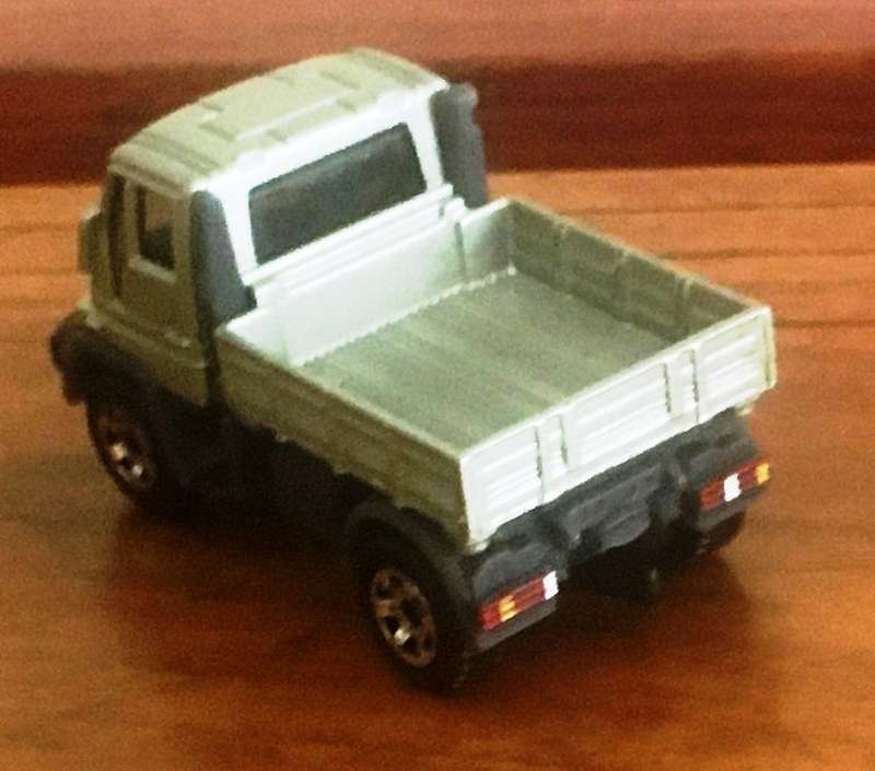 Mercedes Benz Unimog U300 Matchbox 2006 Silver 1-64 Lose