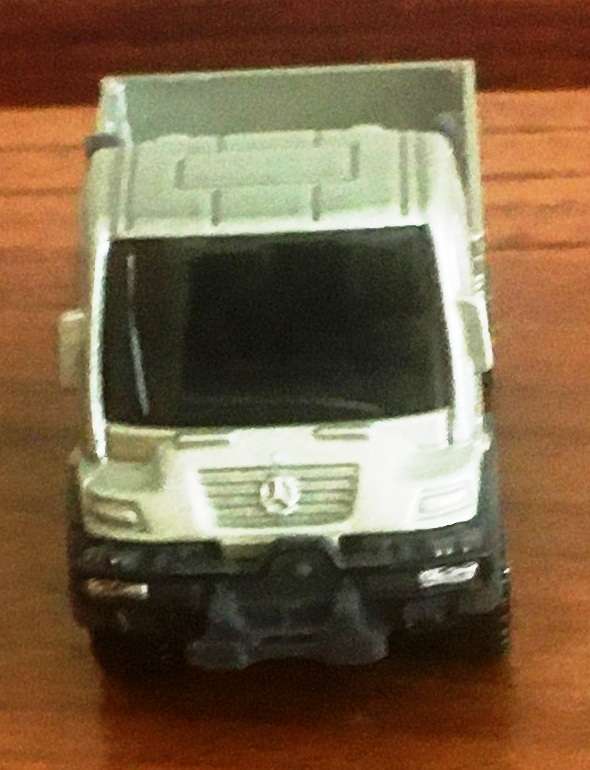 Mercedes Benz Unimog U300 Matchbox 2006 Silver 1-64 Lose